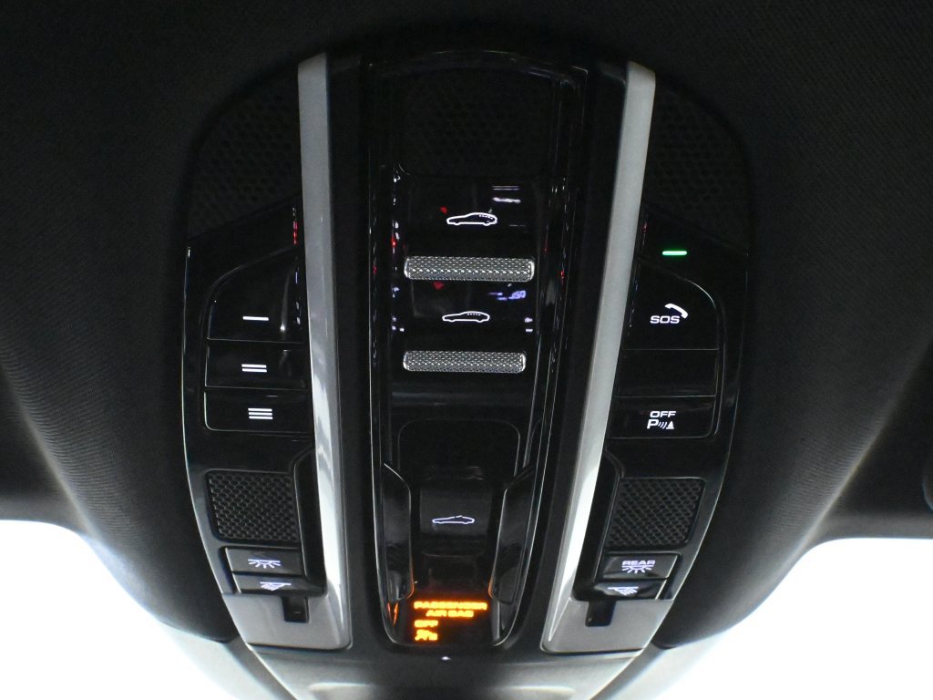 Used 2023 Porsche Panamera 4 Platinum Edition AWD/4WD image 21