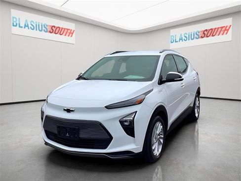 Used 2022 Chevrolet Bolt EUV LT w/ Driver Confidence Package image 7