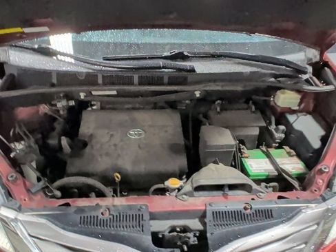 Used 2016 Toyota Sienna XLE w/ XLE Navigation Package AWD/4WD image 16