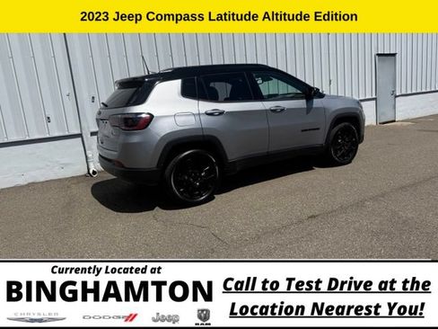 Used 2023 Jeep Compass Latitude w/ Convenience Group AWD/4WD image 6