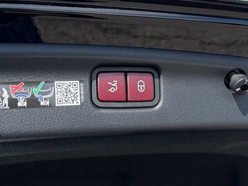 Used 2026 Mercedes-Benz C 300 Sedan image 10