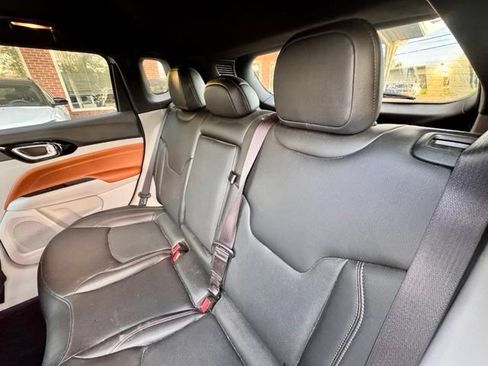 Used 2023 Jeep Compass Limited AWD/4WD image 9
