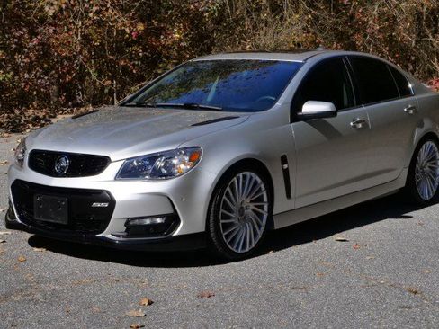 Used 2017 Chevrolet SS image 6