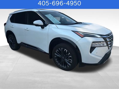 Used 2024 Nissan Rogue Platinum FWD image 8