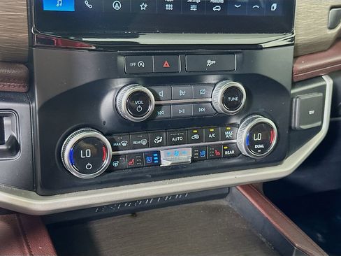 Used 2024 Ford Expedition Limited image 26