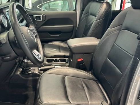 Used 2021 Jeep Wrangler Unlimited Sahara AWD/4WD image 7