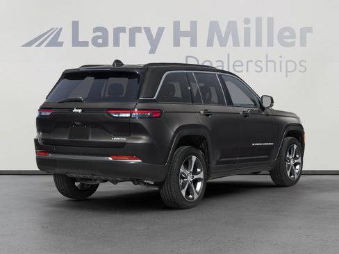 New 2026 Jeep Grand Cherokee Altitude AWD/4WD image 2