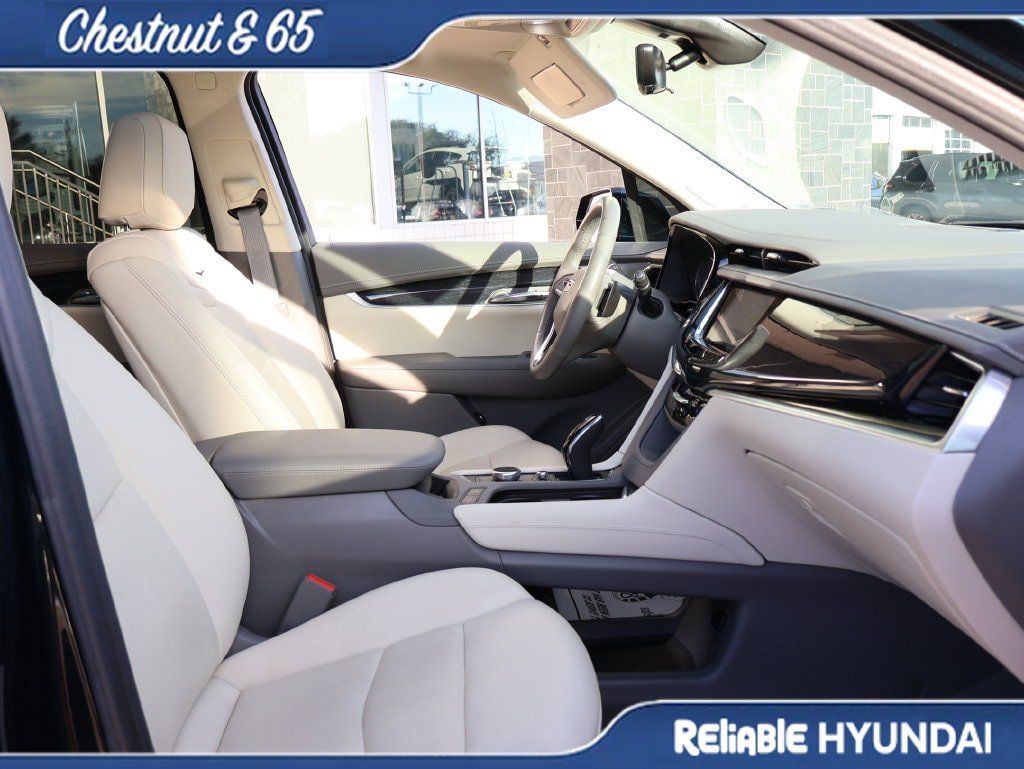 Used 2024 Cadillac XT6 Premium Luxury w/ Technology Package AWD/4WD image 9