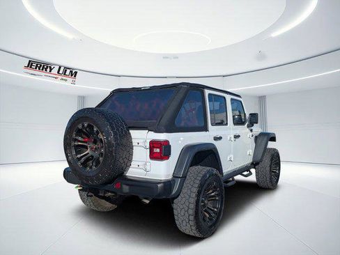 Certified 2019 Jeep Wrangler Unlimited Rubicon w/ Steel Bumper Group image 3