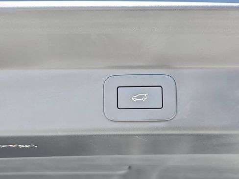 Used 2025 Land Rover Range Rover Sport Dynamic SE AWD/4WD image 13