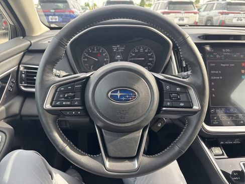 Used 2025 Subaru Outback Limited AWD/4WD image 2