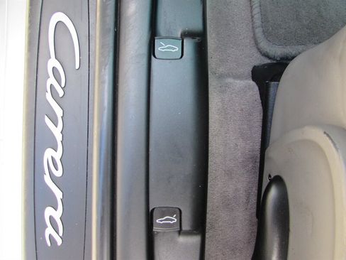 Used 2002 Porsche 911 Carrera RWD image 20