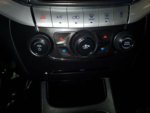 Used 2014 Dodge Journey SXT w/ Flexible Seating Group image 19