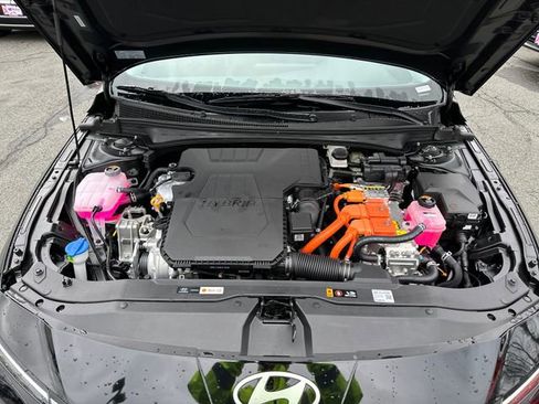 New 2026 Hyundai Elantra Hybrid FWD image 23
