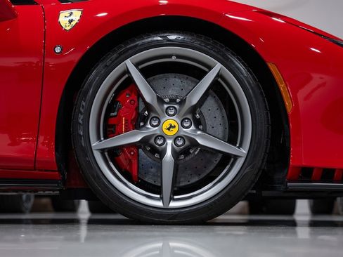 Used 2021 Ferrari F8 Tributo image 16