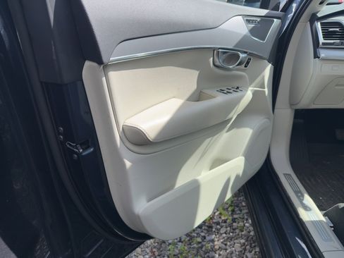 Certified 2023 Volvo XC90 B5 Core w/ Climate Package image 13