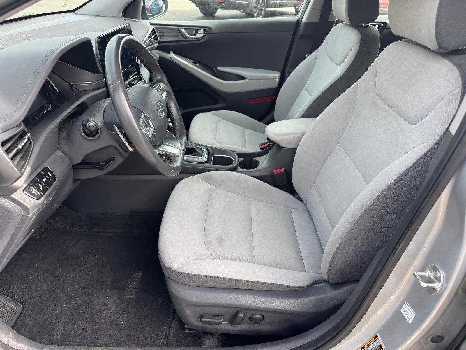 Used 2022 Hyundai Ioniq SE FWD image 7