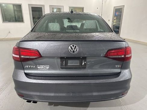 Used 2016 Volkswagen Jetta Sport image 10