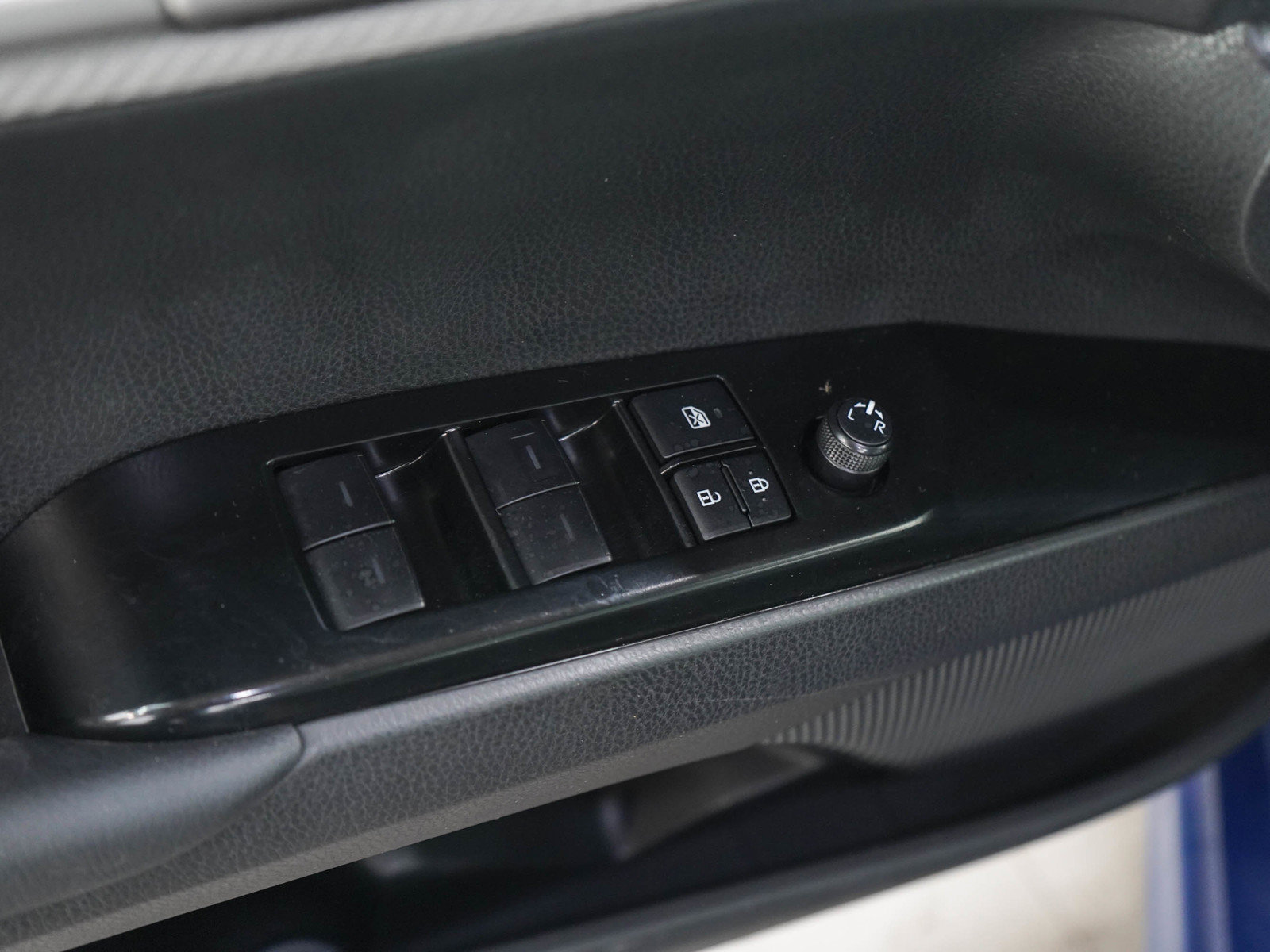 Used 2025 Toyota Camry SE w/ Multimedia Upgrade Package FWD image 18