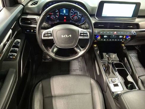 Used 2022 Kia Telluride S image 2
