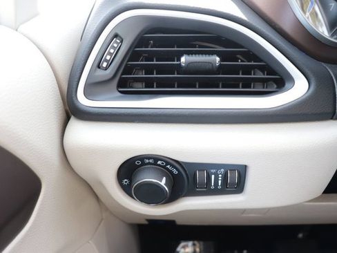 Used 2023 Chrysler Voyager LX FWD image 23