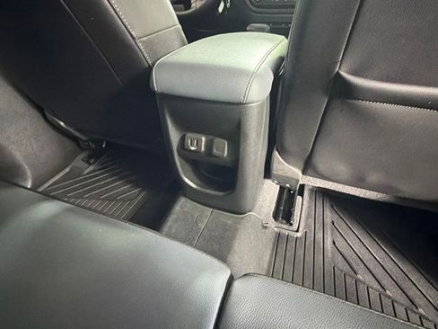 Used 2021 Chevrolet Colorado Z71 AWD/4WD image 31