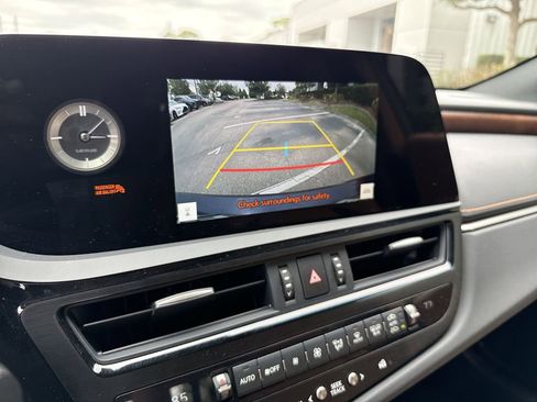 Used 2025 Lexus ES 350 w/ Premium Package image 24