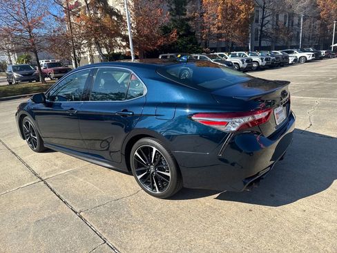 Used 2019 Toyota Camry XSE image 3