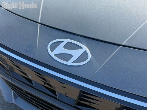 Used 2025 Hyundai Elantra SEL image 33