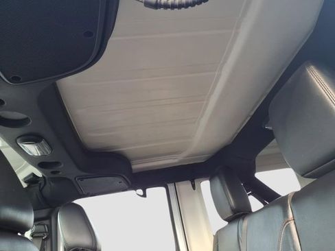 Used 2016 Jeep Wrangler Unlimited Sahara image 22