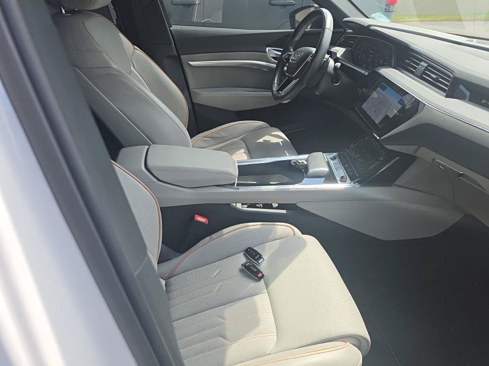 Used 2024 Audi Q8 e-tron Prestige AWD/4WD image 8
