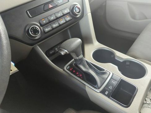 Used 2019 Kia Sportage LX image 25