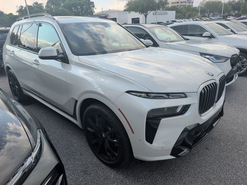 Certified 2025 BMW X7 xDrive40i w/ M Sport Package AWD/4WD image 1