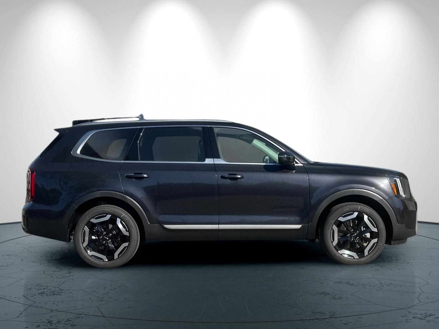 New 2025 Kia Telluride S FWD image 3