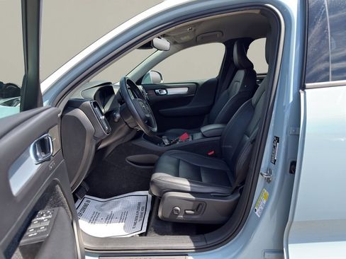 Used 2019 Volvo XC40 T5 Momentum AWD/4WD image 9