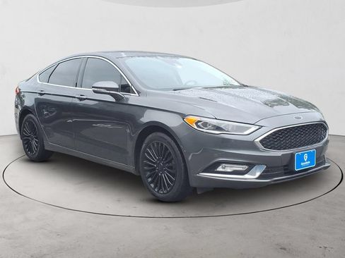 Used 2017 Ford Fusion SE w/ Fusion SE Technology Package AWD/4WD image 3