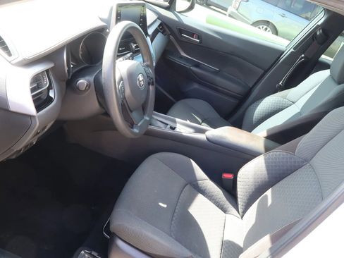 Used 2021 Toyota C-HR LE image 17