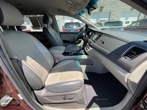 Used 2018 Kia Sedona SX FWD image 29