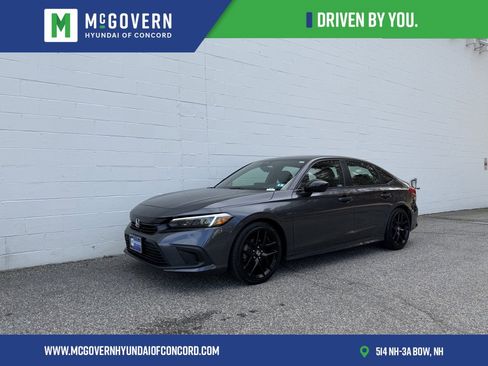 Used 2023 Honda Civic Sport image 1