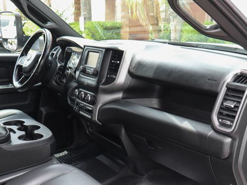 Used 2021 RAM 5500 Tradesman w/ Chrome Appearance Group RWD image 37