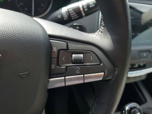 Used 2023 Cadillac XT4 Luxury w/ Cold Weather Package image 24