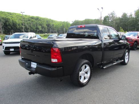 Used 2018 RAM 1500 Express w/ Black Ram 1500 Express Group AWD/4WD image 5