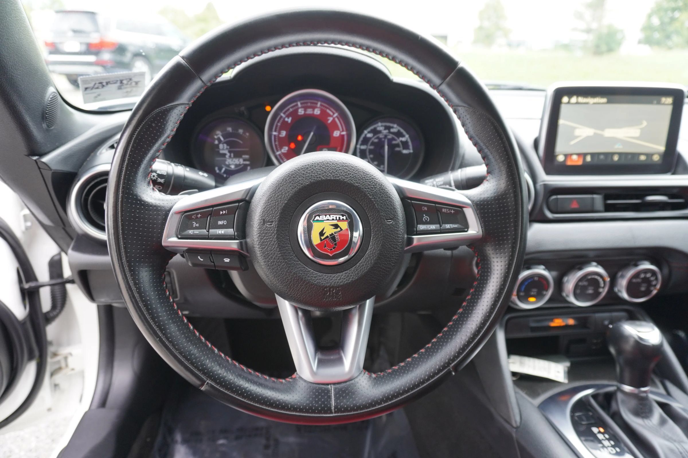 Used 2018 FIAT 124 Spider Abarth w/ Convenience Group RWD image 18