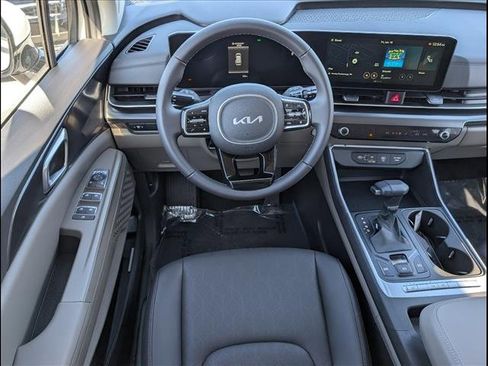 New 2026 Kia Carnival image 6