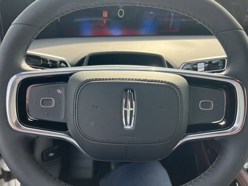 New 2026 Lincoln Nautilus Reserve image 11