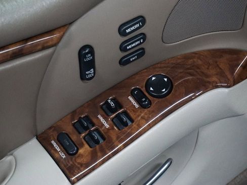 Used 2004 Buick Park Avenue Ultra FWD image 56