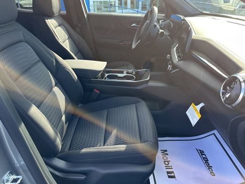 New 2026 Chevrolet Equinox LT image 13