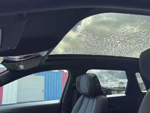 Used 2023 Cadillac Lyriq 2WD image 27