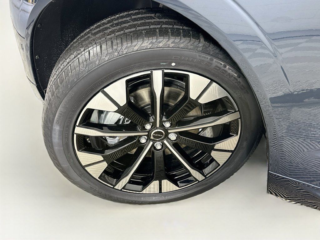 Used 2026 Volvo XC60 B5 Plus w/ Protection Package Premier AWD/4WD image 24