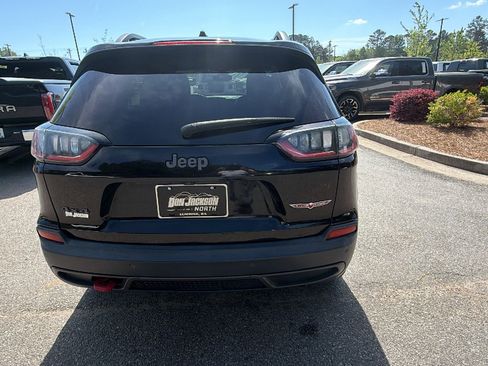 Used 2019 Jeep Cherokee Trailhawk image 9